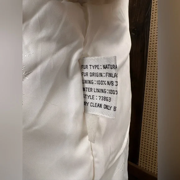 SAGA FOX “ GUARANTEE OF QUALITY” BLUE & WHITE FOX FUR COAT JACKET SIZE LARGE - Picture 8 of 8